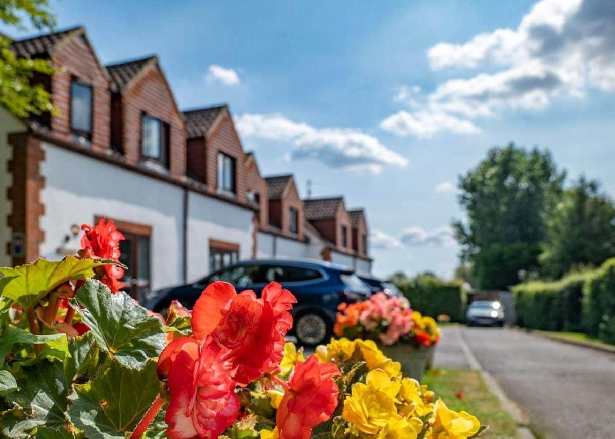 White Rose Country Cottages Thormanby Buitenkant foto